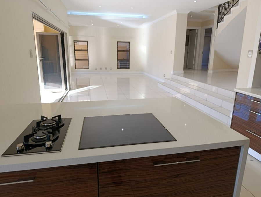 5 Bedroom Property for Sale in Kiepersol Free State